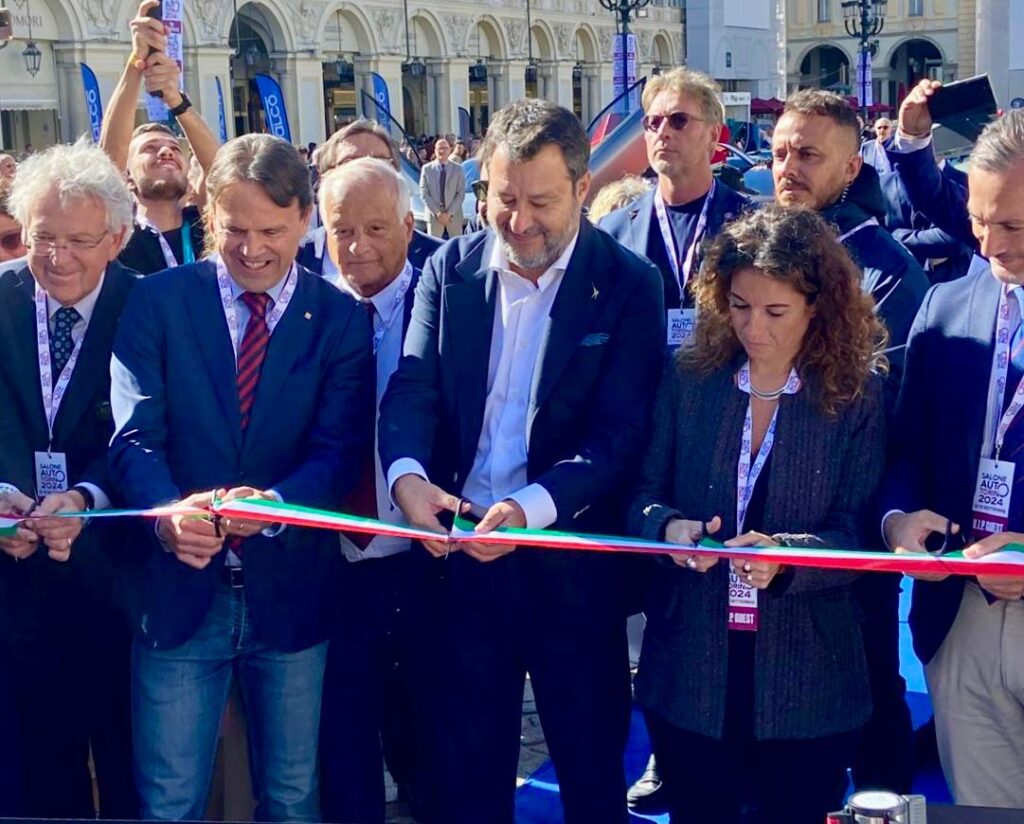 Salone Auto Torino. Parla il Ministro Salvini: “Tuteliamo sia l’ambiente che i lavoratori”